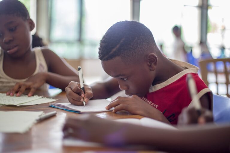 Cele Mai Captivante Documentare de Vizionat pentru a Vă Lărgi Orizonturile și a Vă Educa
