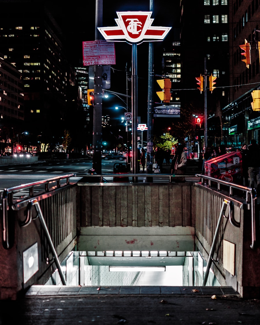 Photo "The Urban Photography Enthusiasts Guide: Capturing Authentic Moments in the City"