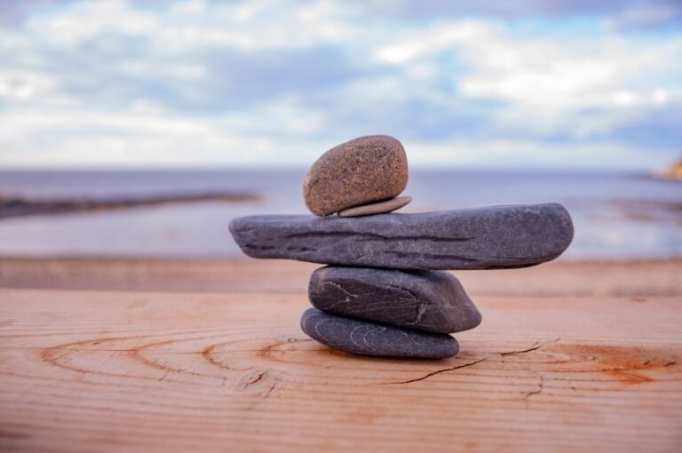 Arta de a-ți găsi echilibrul: Sfaturi pentru o viață armonioasă între muncă și relaxare