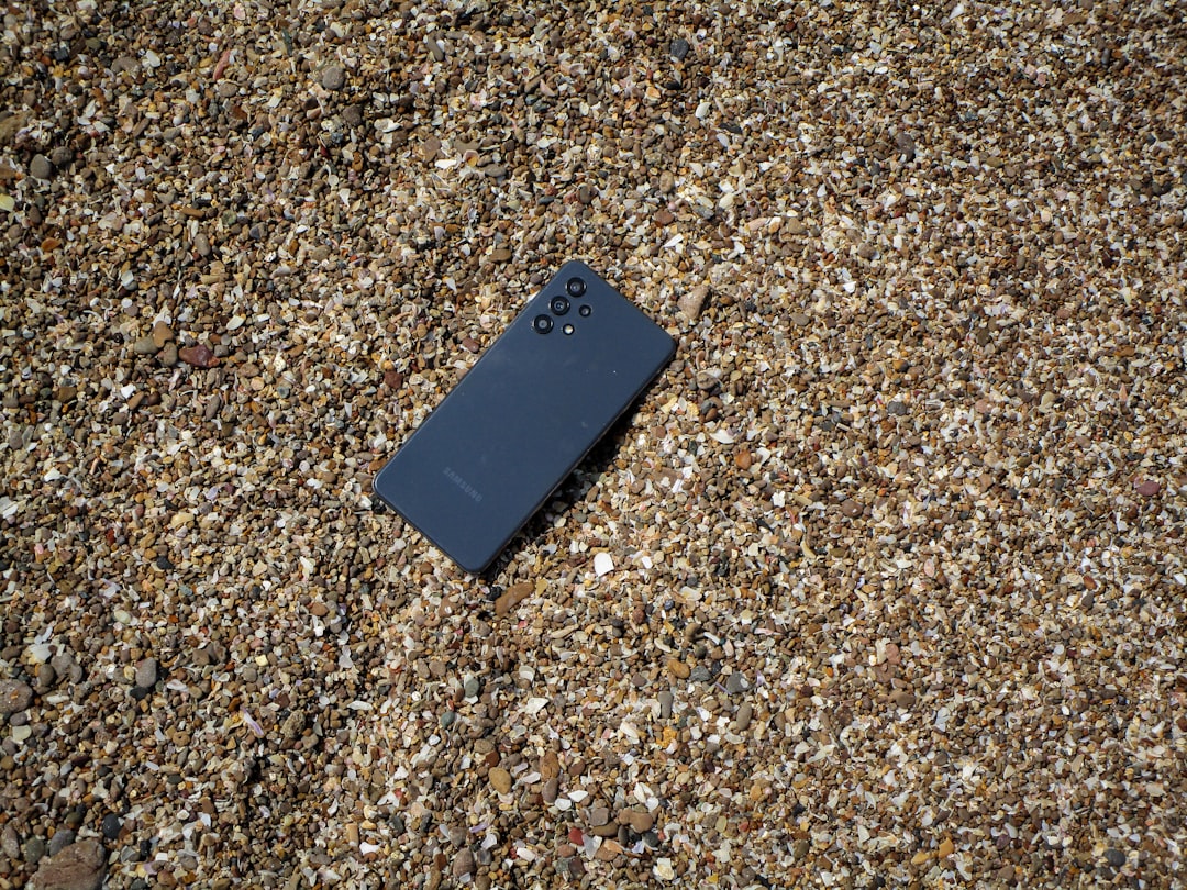 Photo Phone on the ground